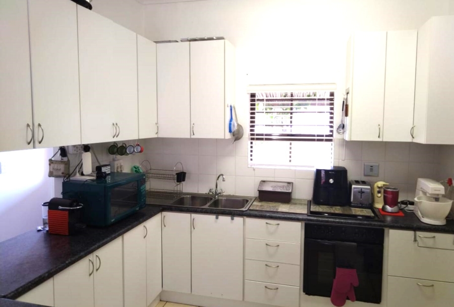 To Let 2 Bedroom Property for Rent in Bluewater Bay Western Cape
